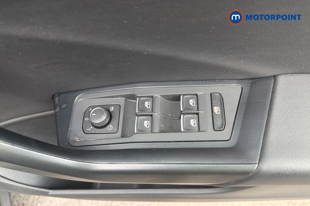 Volkswagen T-Roc R-Line Automatic Petrol SUV - Stock Number (1671937) - 42nd supplementary image