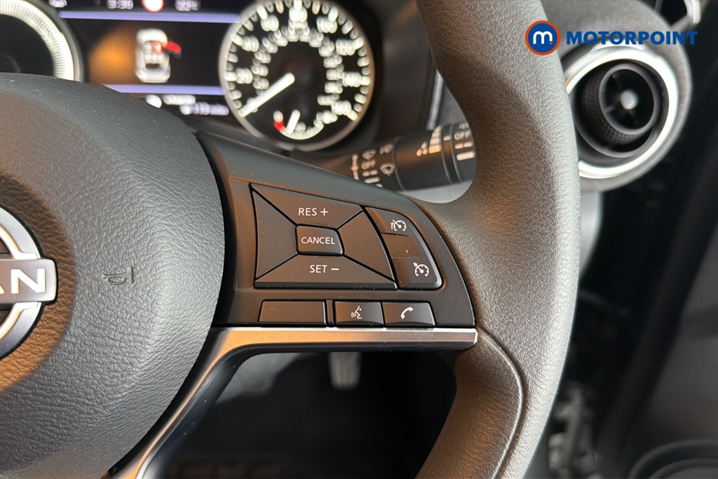 Nissan Juke Acenta Premium Automatic Petrol-Electric Hybrid SUV - Stock Number (1672144) - 3rd supplementary image