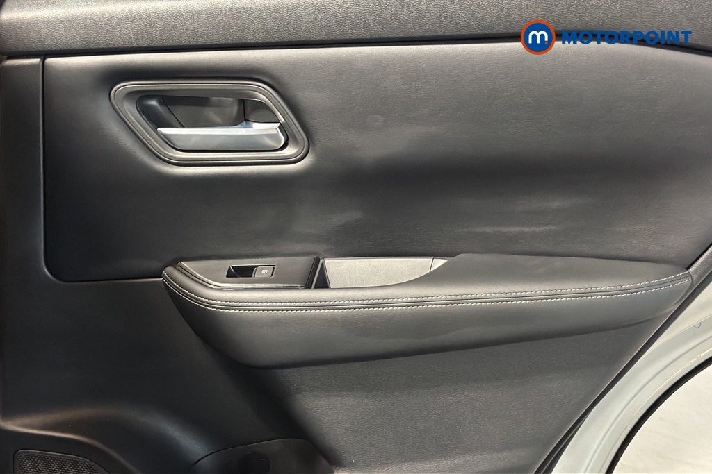 Nissan X-Trail N-Connecta Automatic Petrol-Electric Hybrid SUV - Stock Number (1672437) - 994th supplementary image