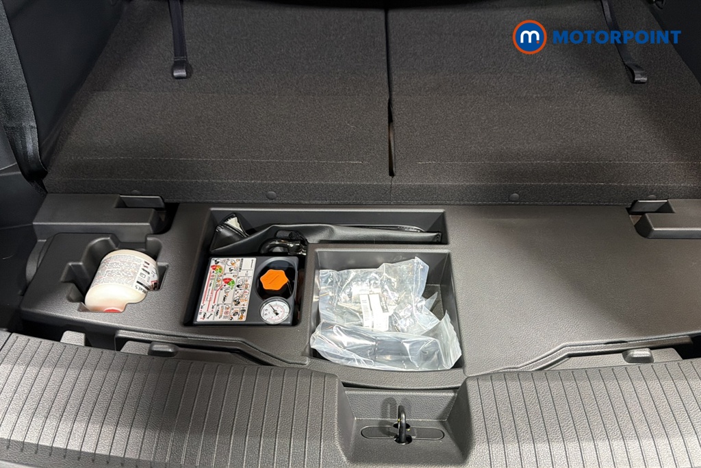 Nissan X-Trail N-Connecta Automatic Petrol-Electric Hybrid SUV - Stock Number (1672437) - 33rd supplementary image