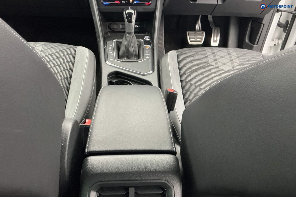 Volkswagen Tiguan R-Line Edition Automatic Petrol SUV - Stock Number (1672501) - 11th supplementary image