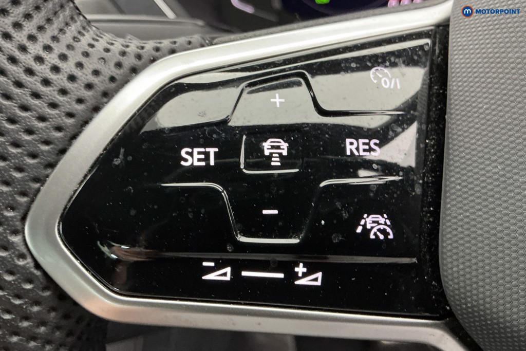Volkswagen Tiguan R-Line Edition Automatic Petrol SUV - Stock Number (1672501) - 20th supplementary image