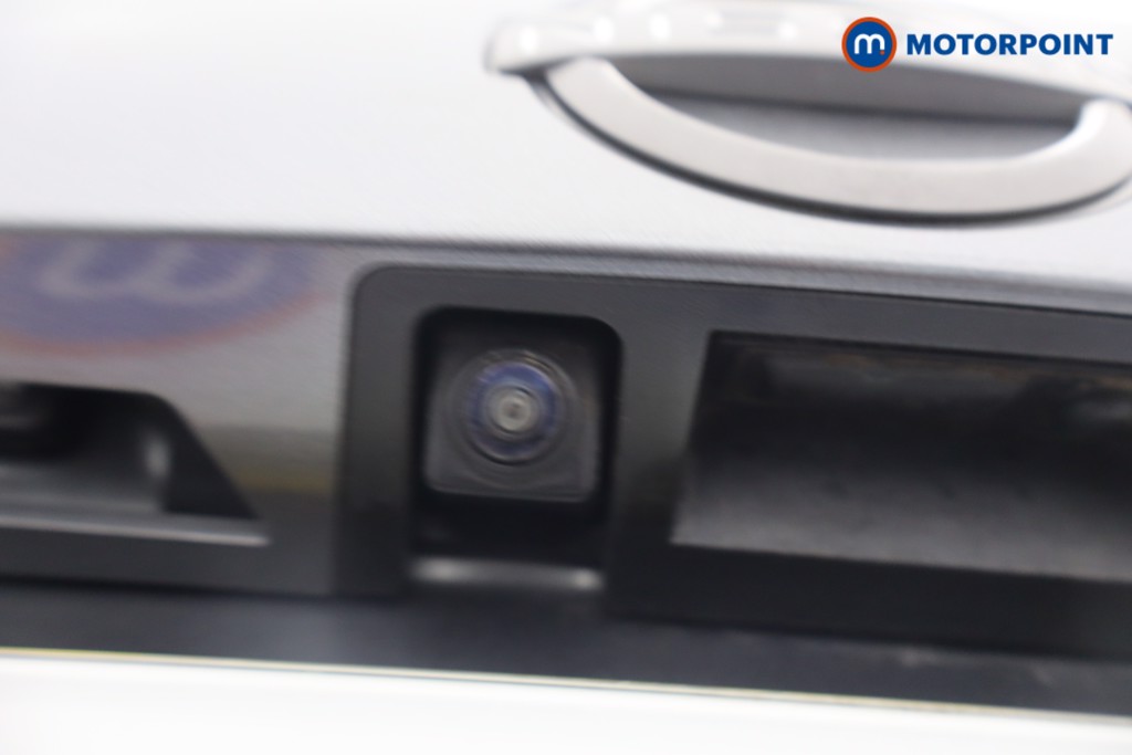 Nissan Juke N-Connecta Manual Petrol SUV - Stock Number (1672626) - 5th supplementary image