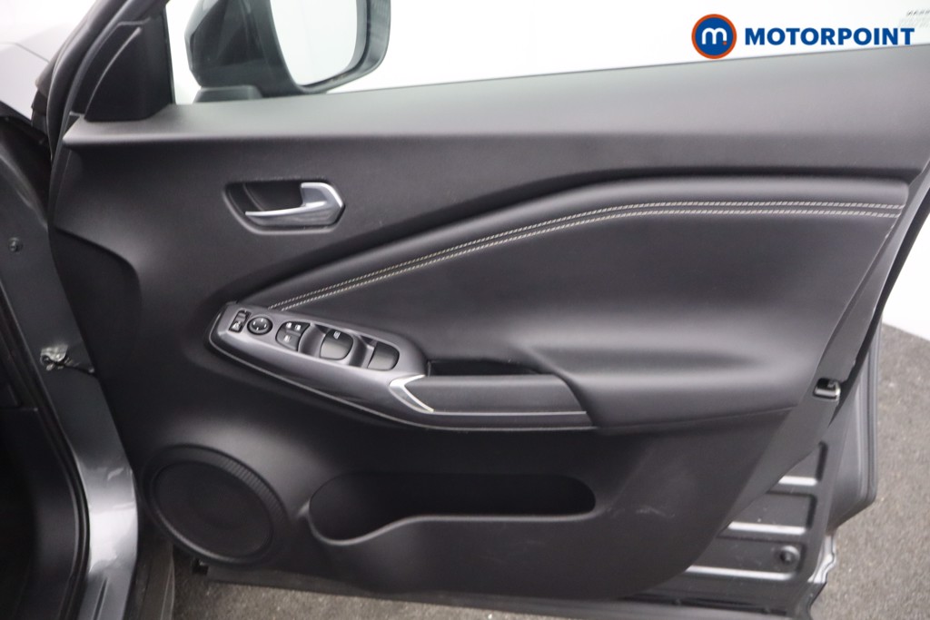 Nissan Juke N-Connecta Manual Petrol SUV - Stock Number (1672626) - 10th supplementary image