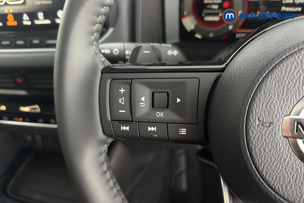 Nissan Qashqai Premiere Edition Automatic Petrol SUV - Stock Number (1672636) - 4th supplementary image