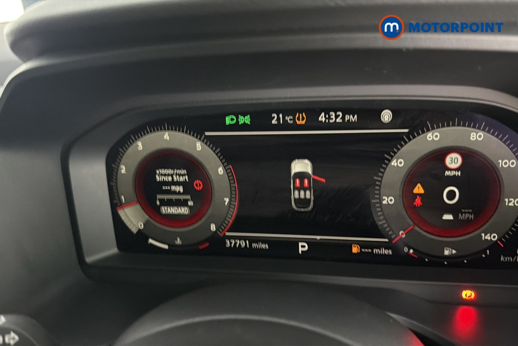 Nissan Qashqai Premiere Edition Automatic Petrol SUV - Stock Number (1672636) - 7th supplementary image