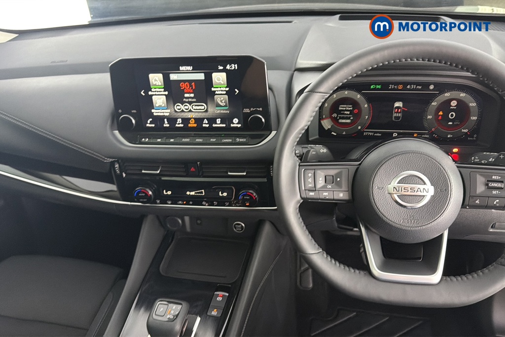 Nissan Qashqai Premiere Edition Automatic Petrol SUV - Stock Number (1672636) - 1st supplementary image