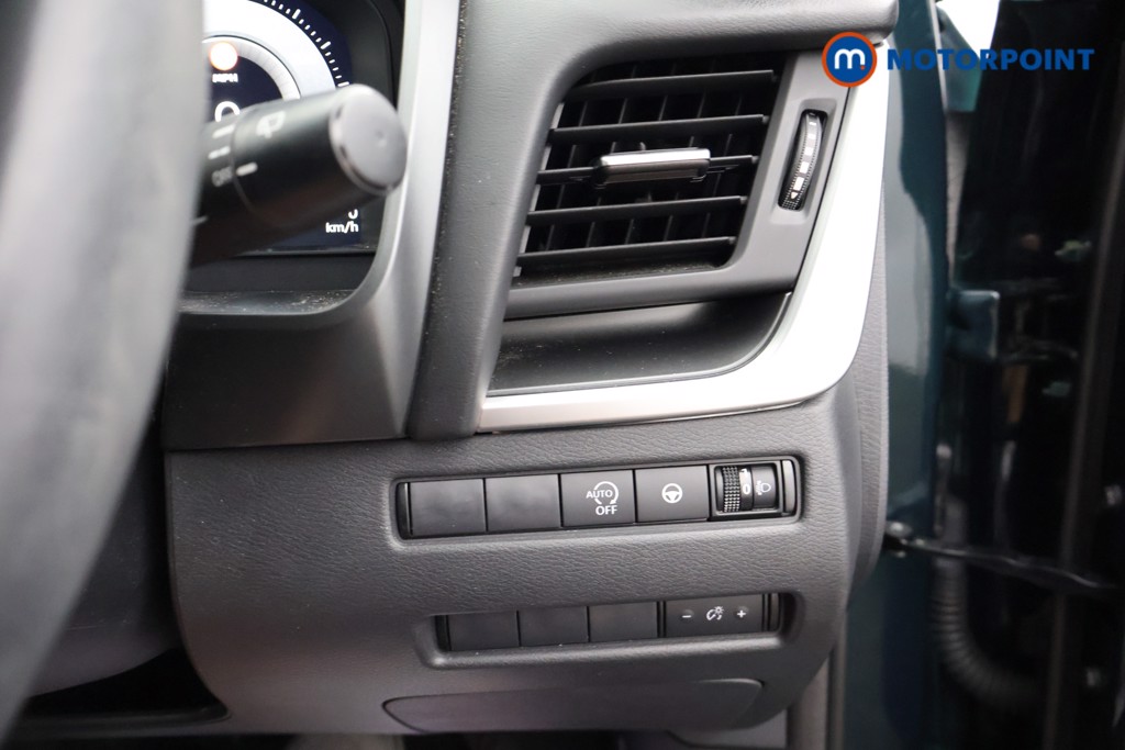 Nissan Qashqai N-Connecta Automatic Petrol SUV - Stock Number (1672846) - 7th supplementary image