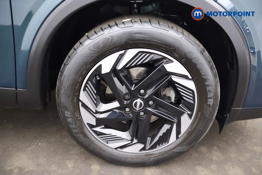 Nissan Qashqai N-Connecta Automatic Petrol SUV - Stock Number (1672846) - 32nd supplementary image