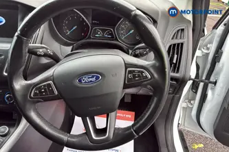 Ford Focus Zetec Manual Petrol Hatchback - Stock Number (1673202) - 2nd supplementary image