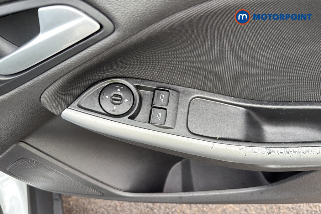 Ford Focus Zetec Manual Petrol Hatchback - Stock Number (1673202) - 19th supplementary image