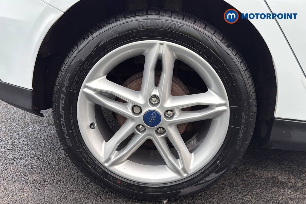 Ford Focus Zetec Manual Petrol Hatchback - Stock Number (1673202) - 46th supplementary image