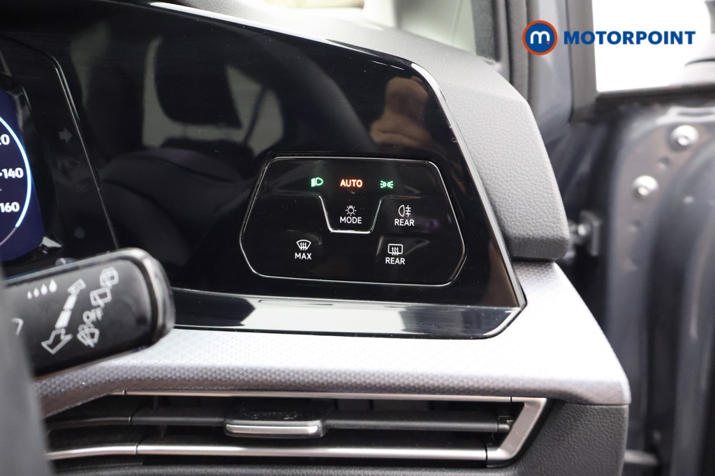 Volkswagen Golf Active Automatic Petrol Hatchback - Stock Number (1673235) - 7th supplementary image