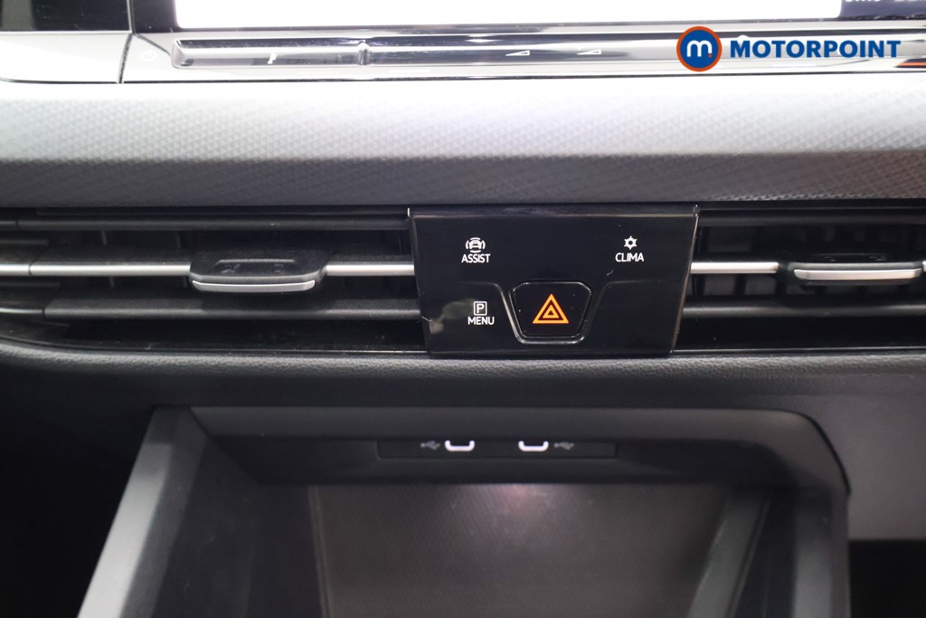 Volkswagen Golf Active Automatic Petrol Hatchback - Stock Number (1673235) - 9th supplementary image