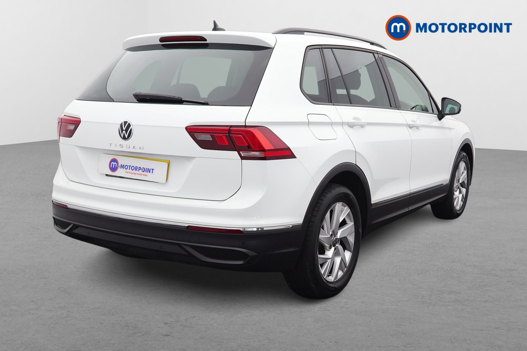 Volkswagen Tiguan Life Manual Diesel SUV - Stock Number (1658353) - Drivers side rear corner