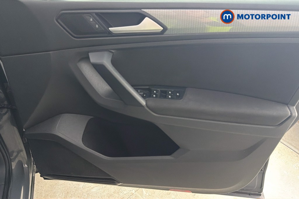 Volkswagen Tiguan Life Automatic Petrol SUV - Stock Number (1660271) - 19th supplementary image