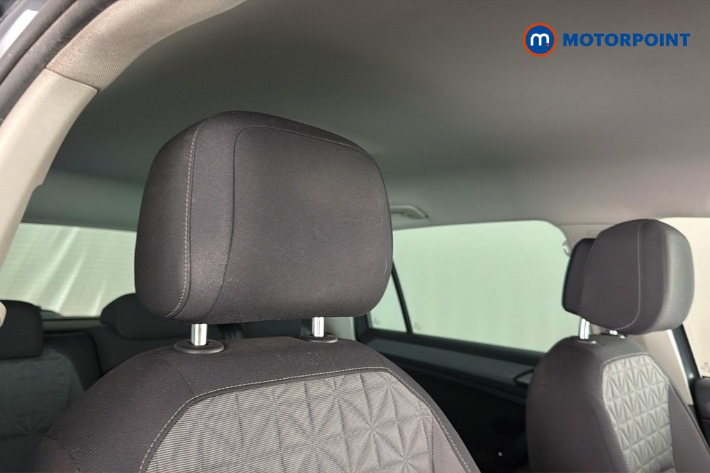 Volkswagen Tiguan Life Automatic Petrol SUV - Stock Number (1660271) - 23rd supplementary image