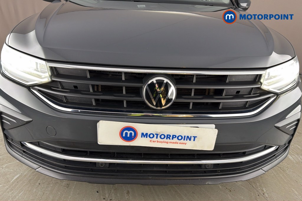 Volkswagen Tiguan Life Automatic Petrol SUV - Stock Number (1660271) - 45th supplementary image