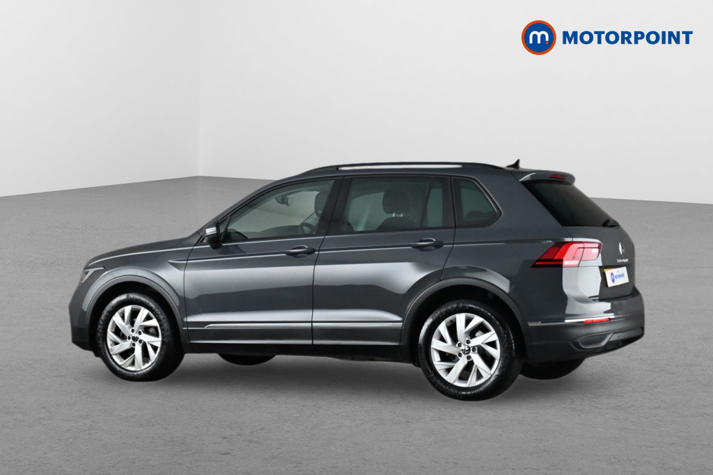 Volkswagen Tiguan Life Automatic Petrol SUV - Stock Number (1660271) - Passenger side rear corner