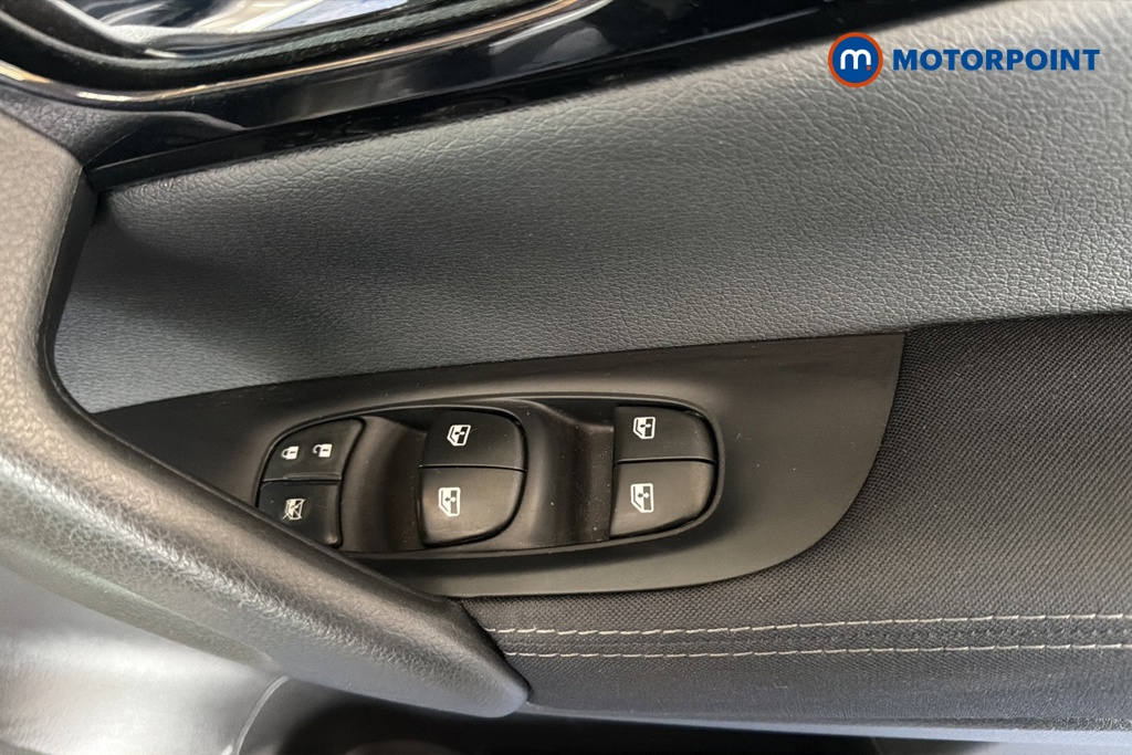 Nissan Qashqai Acenta Premium Manual Petrol SUV - Stock Number (1663312) - 19th supplementary image