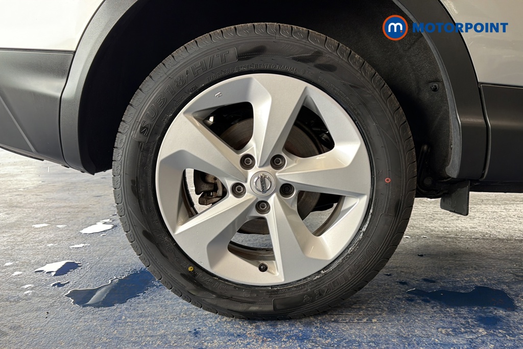 Nissan Qashqai Acenta Premium Manual Petrol SUV - Stock Number (1663312) - 46th supplementary image
