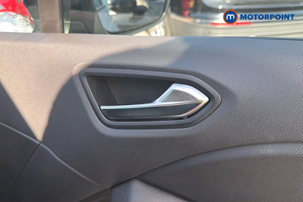 Renault Clio Evolution Manual Petrol Hatchback - Stock Number (1665118) - 2nd supplementary image