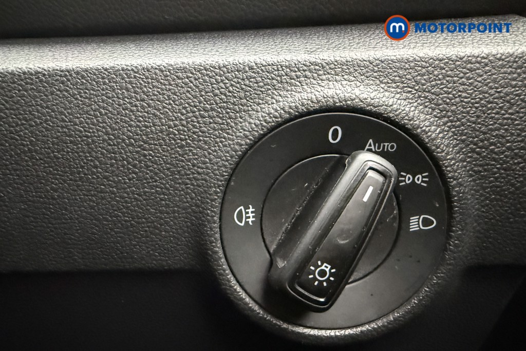 Volkswagen T-Roc Life Manual Petrol SUV - Stock Number (1666975) - 16th supplementary image
