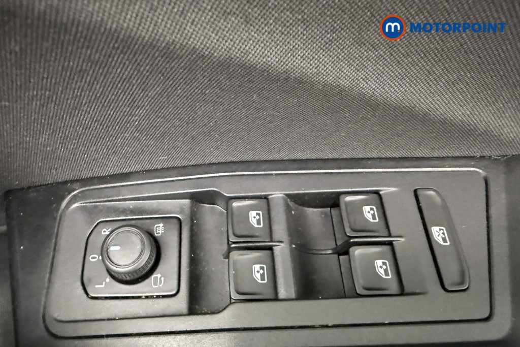 Volkswagen T-Roc Life Manual Petrol SUV - Stock Number (1666975) - 18th supplementary image