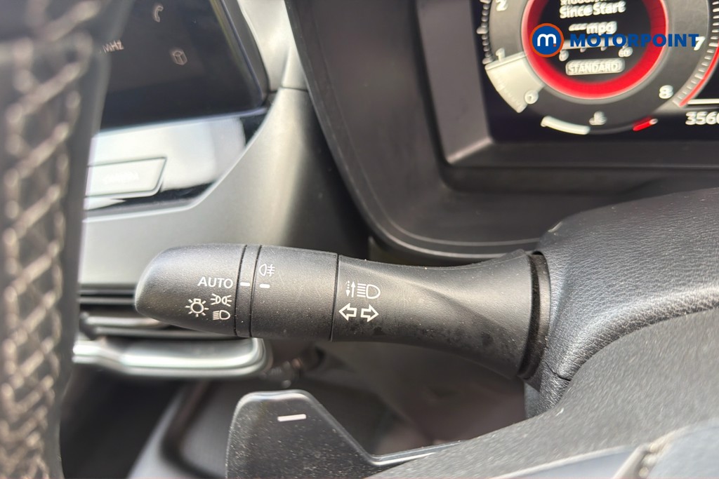 Nissan Juke N-Connecta Automatic Petrol SUV - Stock Number (1667466) - 9th supplementary image