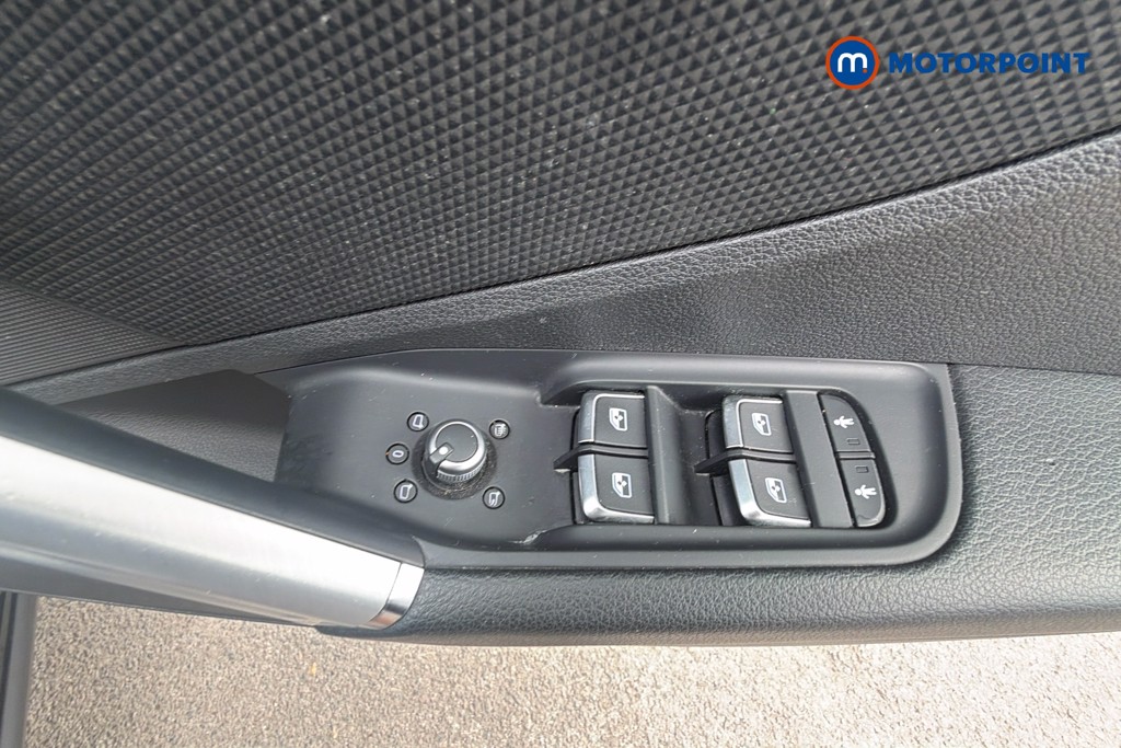 Audi Q2 S Line Manual Petrol SUV - Stock Number (1667598) - 4th supplementary image