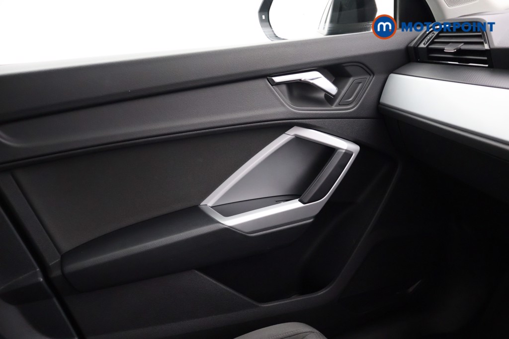Audi Q3 Technik Manual Petrol SUV - Stock Number (1668080) - 15th supplementary image