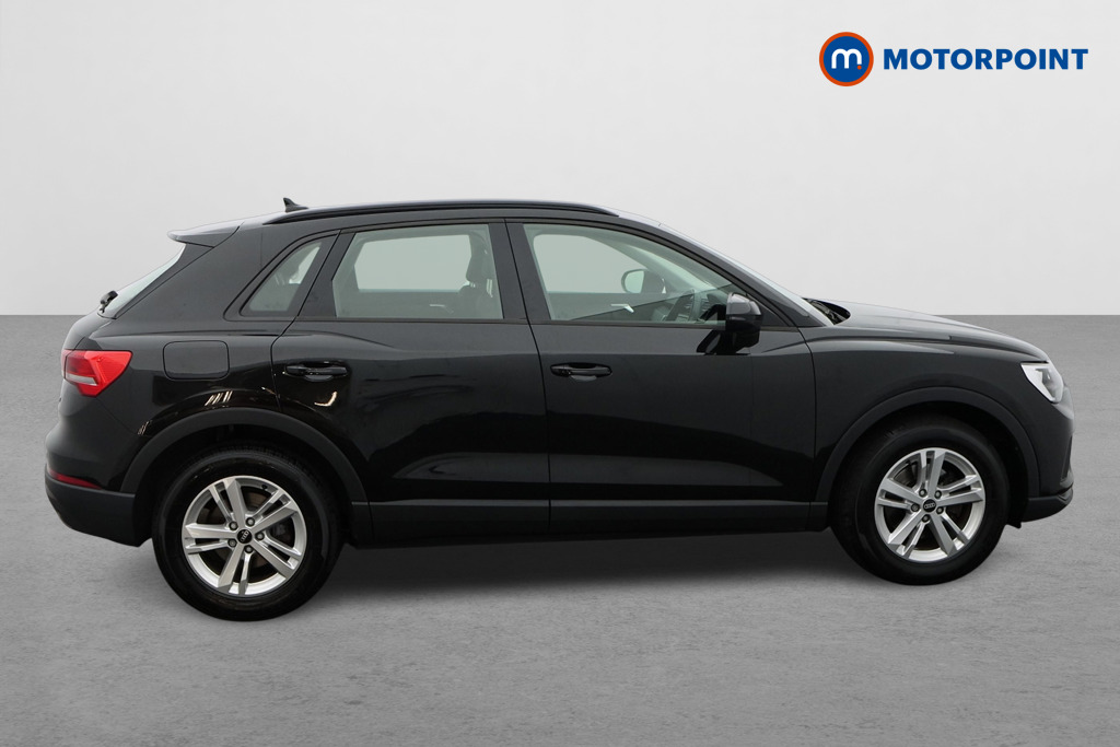 Audi Q3 Technik Manual Petrol SUV - Stock Number (1668080) - Drivers side