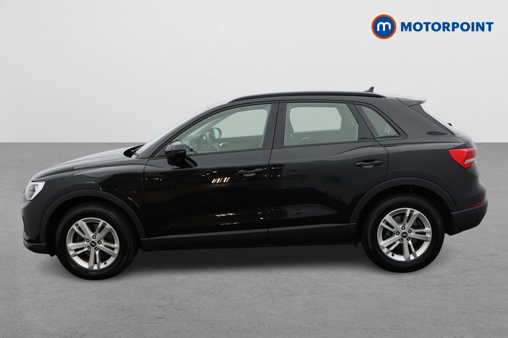 Audi Q3 Technik Manual Petrol SUV - Stock Number (1668080) - Passenger side
