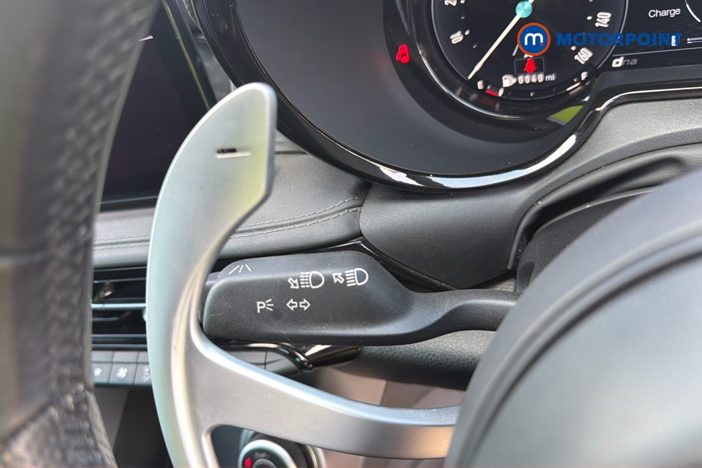 Alfa Romeo Tonale Veloce Automatic Petrol Plug-In Hybrid SUV - Stock Number (1668234) - 12th supplementary image
