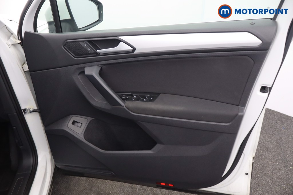 Volkswagen Tiguan Match Manual Petrol SUV - Stock Number (1668774) - 9th supplementary image