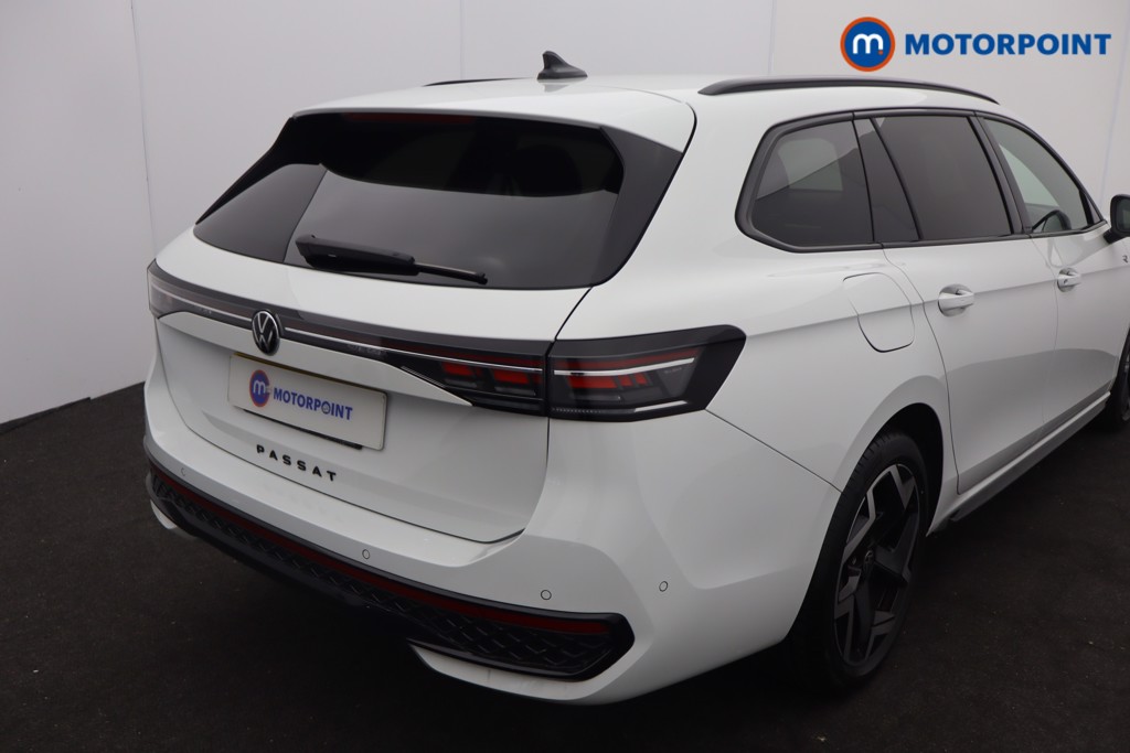Volkswagen Passat R-Line Automatic Petrol Plug-In Hybrid Estate - Stock Number (1669032) - 2nd supplementary image