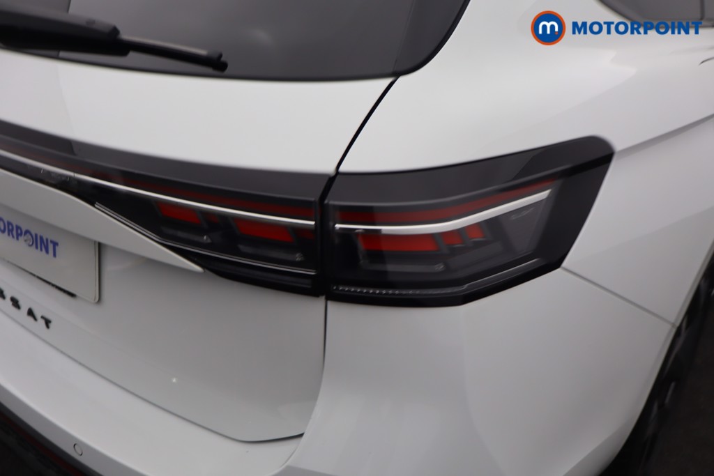 Volkswagen Passat R-Line Automatic Petrol Plug-In Hybrid Estate - Stock Number (1669032) - 3rd supplementary image