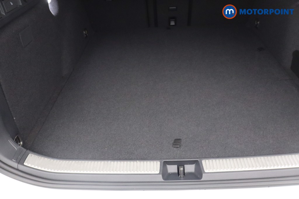 Volkswagen Passat R-Line Automatic Petrol Plug-In Hybrid Estate - Stock Number (1669032) - 6th supplementary image