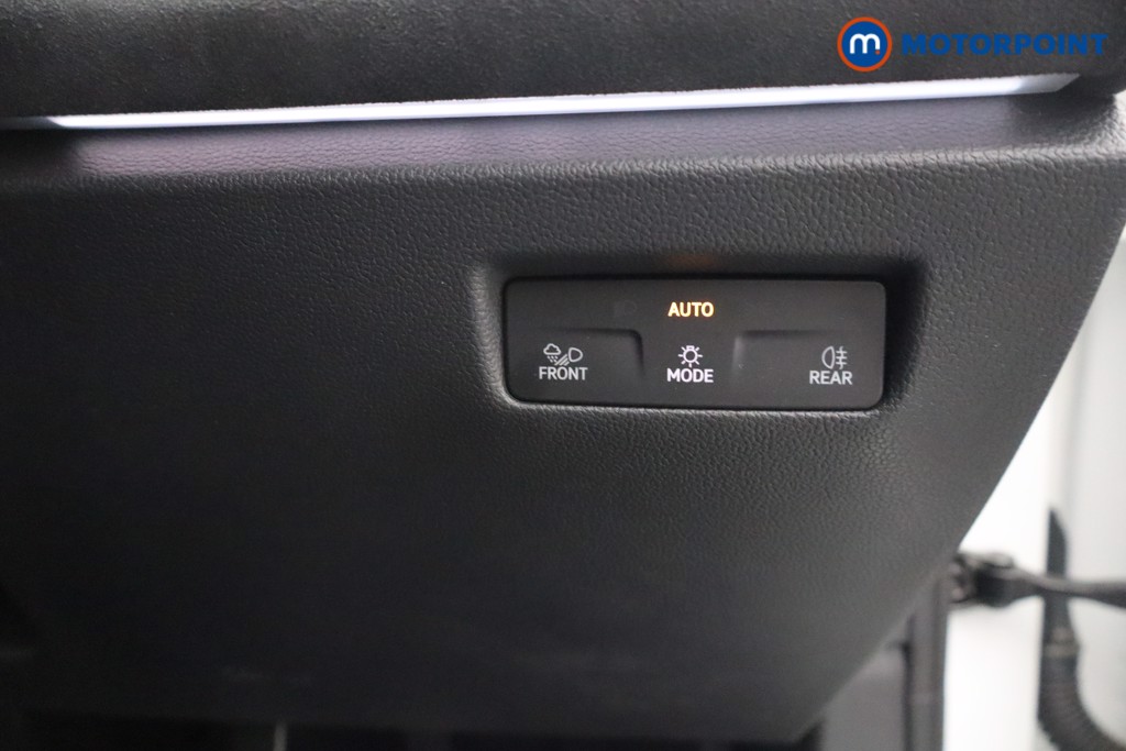 Volkswagen Passat R-Line Automatic Petrol Plug-In Hybrid Estate - Stock Number (1669032) - 15th supplementary image