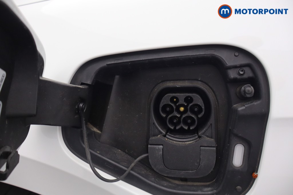 Volkswagen Passat R-Line Automatic Petrol Plug-In Hybrid Estate - Stock Number (1669032) - 28th supplementary image