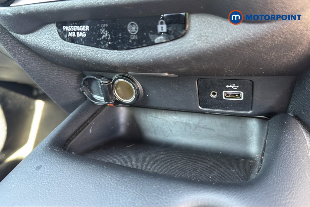 Nissan Juke N-Connecta Automatic Petrol SUV - Stock Number (1669304) - 14th supplementary image
