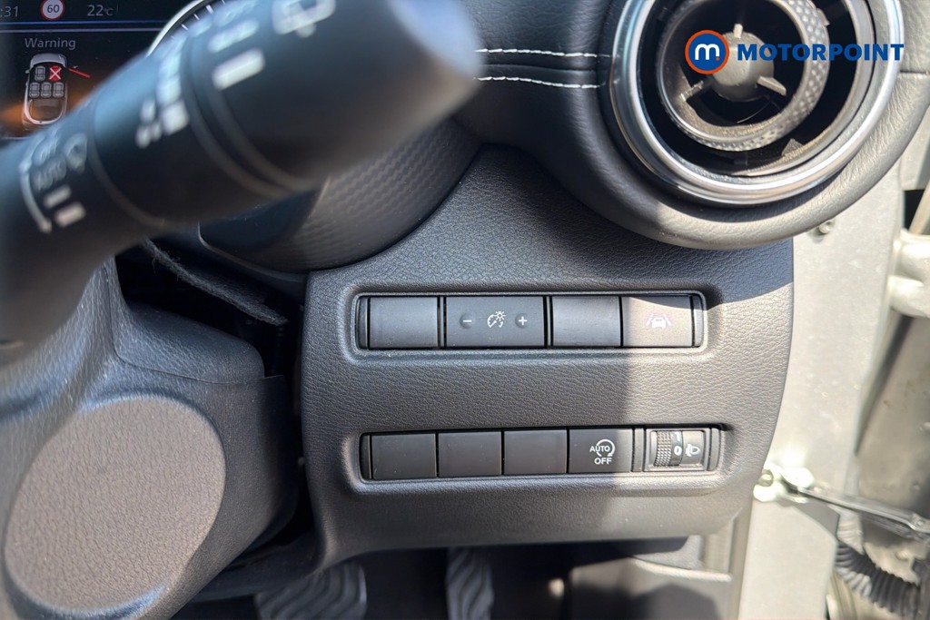 Nissan Juke N-Connecta Automatic Petrol SUV - Stock Number (1669304) - 17th supplementary image