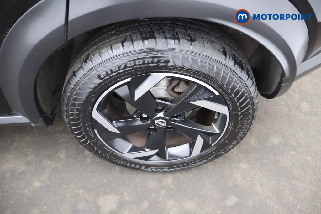 Nissan Juke N-Connecta Manual Petrol SUV - Stock Number (1669431) - 2nd supplementary image