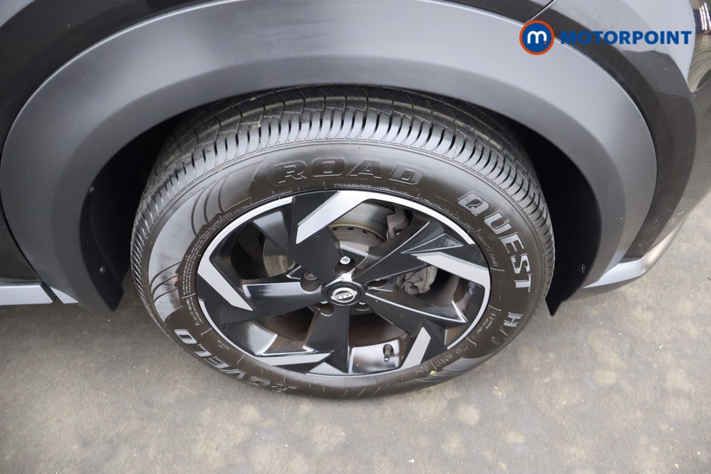 Nissan Juke N-Connecta Manual Petrol SUV - Stock Number (1669431) - 4th supplementary image