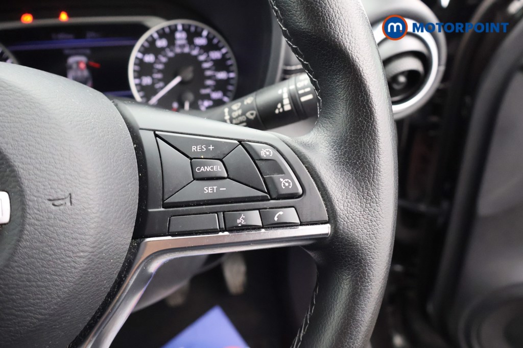 Nissan Juke N-Connecta Manual Petrol SUV - Stock Number (1669431) - 7th supplementary image
