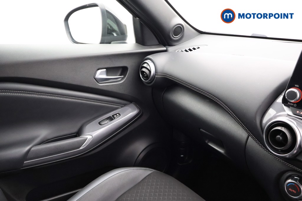 Nissan Juke N-Connecta Manual Petrol SUV - Stock Number (1669431) - 15th supplementary image