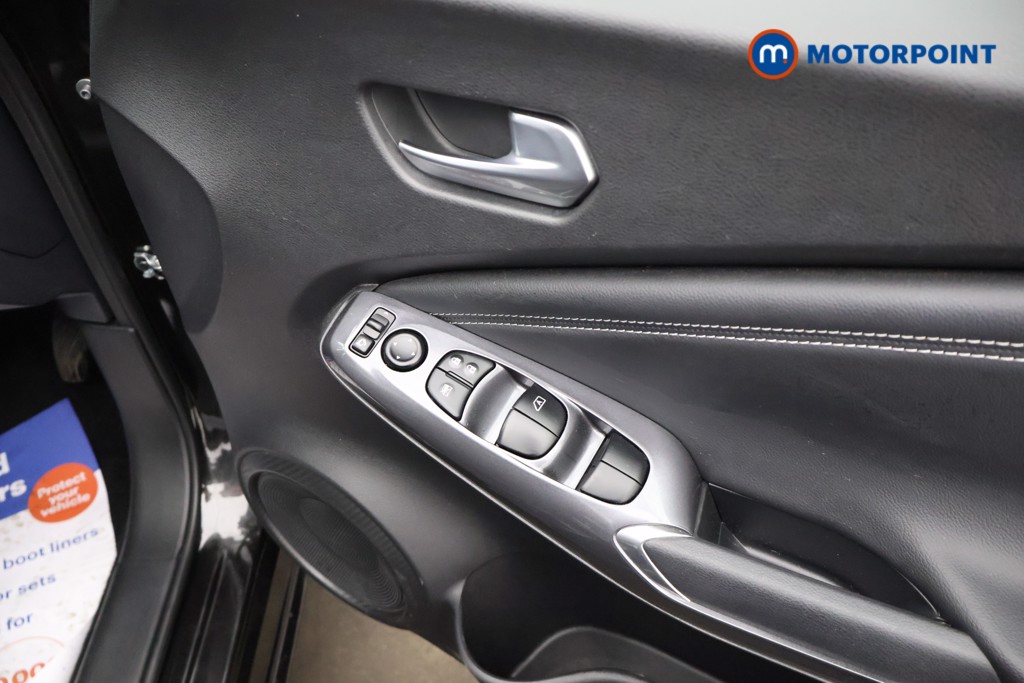 Nissan Juke N-Connecta Manual Petrol SUV - Stock Number (1669431) - 20th supplementary image