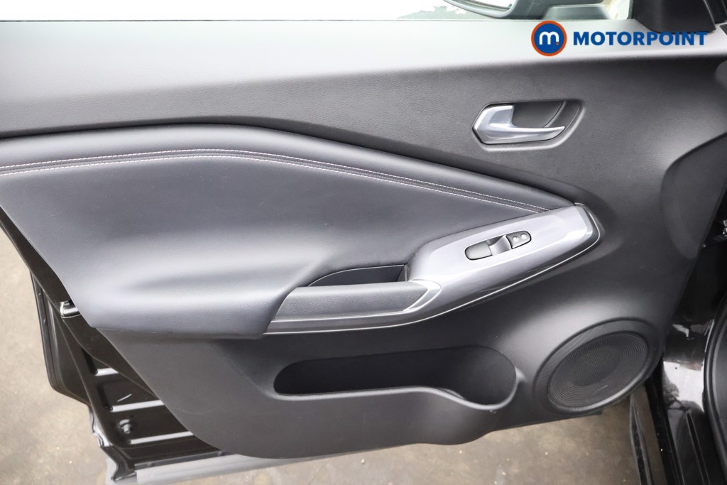 Nissan Juke N-Connecta Manual Petrol SUV - Stock Number (1669431) - 30th supplementary image