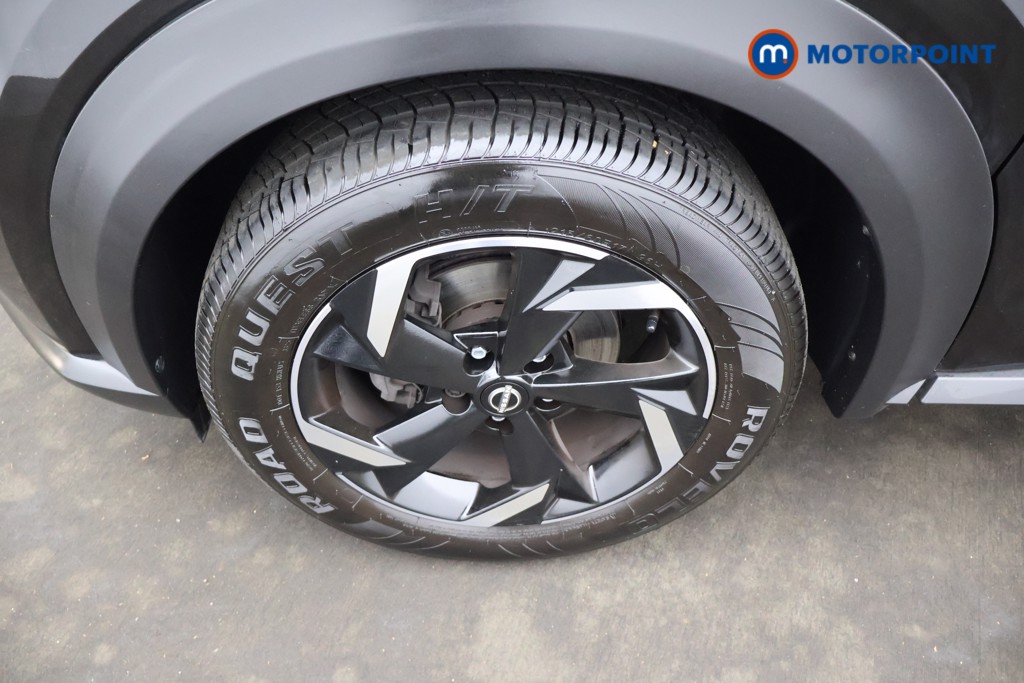 Nissan Juke N-Connecta Manual Petrol SUV - Stock Number (1669431) - 1st supplementary image