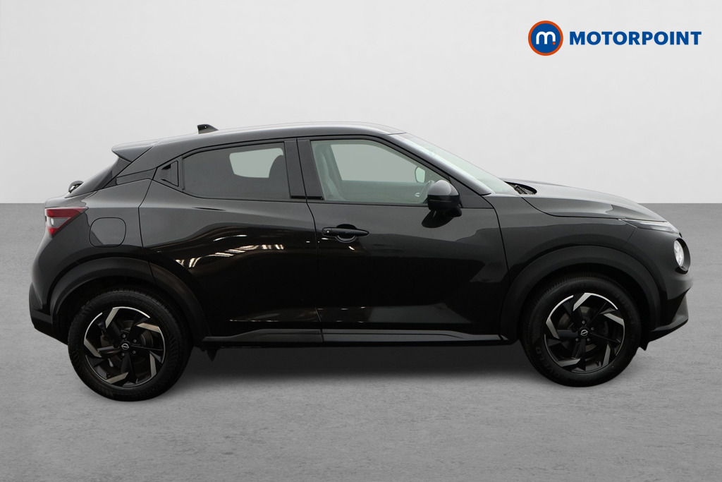 Nissan Juke N-Connecta Manual Petrol SUV - Stock Number (1669431) - Drivers side